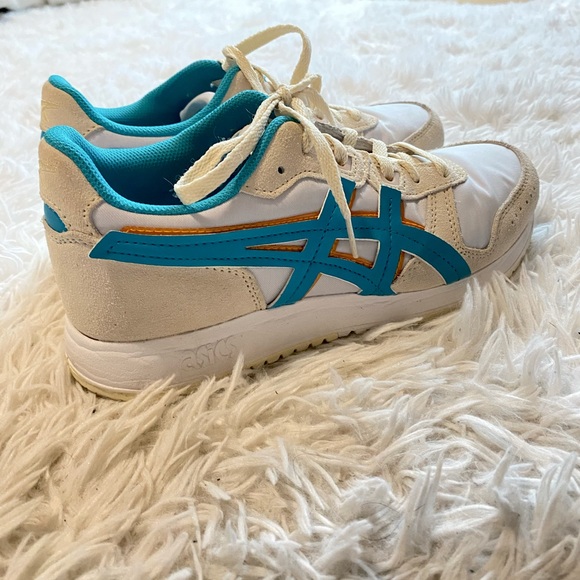 Women’s ASICS Lyte Classic Sneakers - Picture 2 of 6